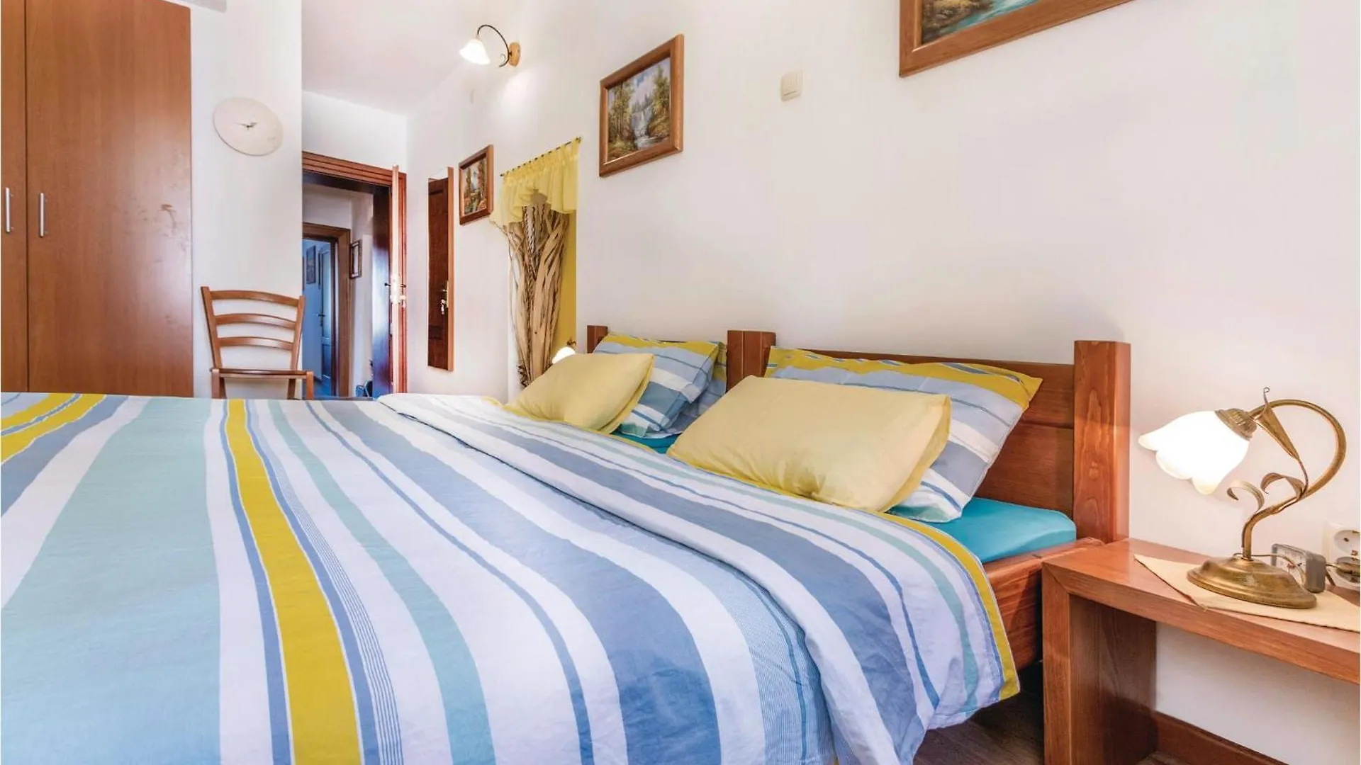 2 Bedroom Beautiful Home In Vodnjan 0*,  Croacia