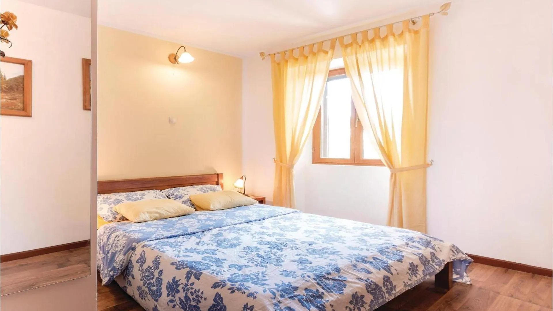 2 Bedroom Beautiful Home In וודניאן 0*,  קרואטיה